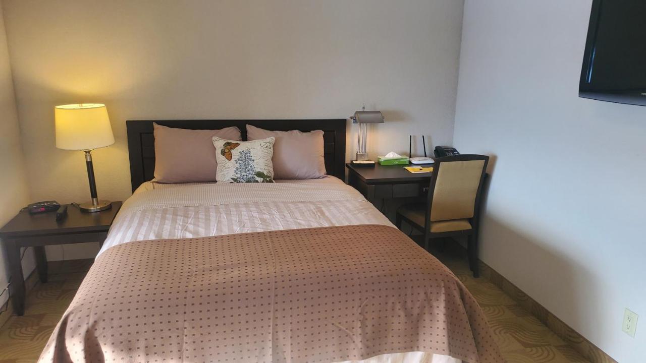Shoreside Inn & Suites Wabamun ภายนอก รูปภาพ