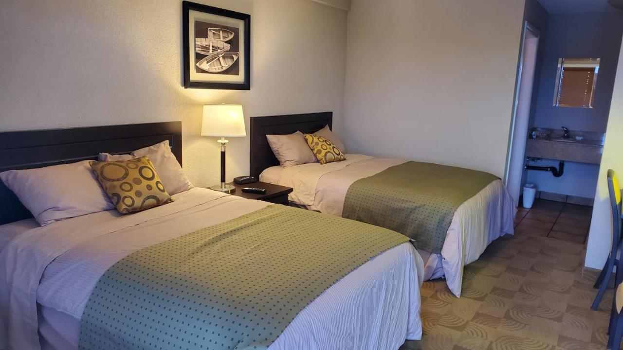 Shoreside Inn & Suites Wabamun ภายนอก รูปภาพ