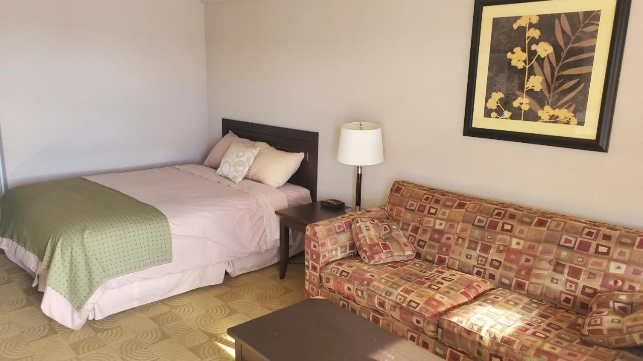Shoreside Inn & Suites Wabamun ภายนอก รูปภาพ