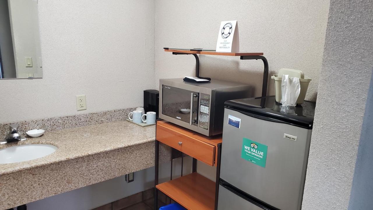 Shoreside Inn & Suites Wabamun ภายนอก รูปภาพ