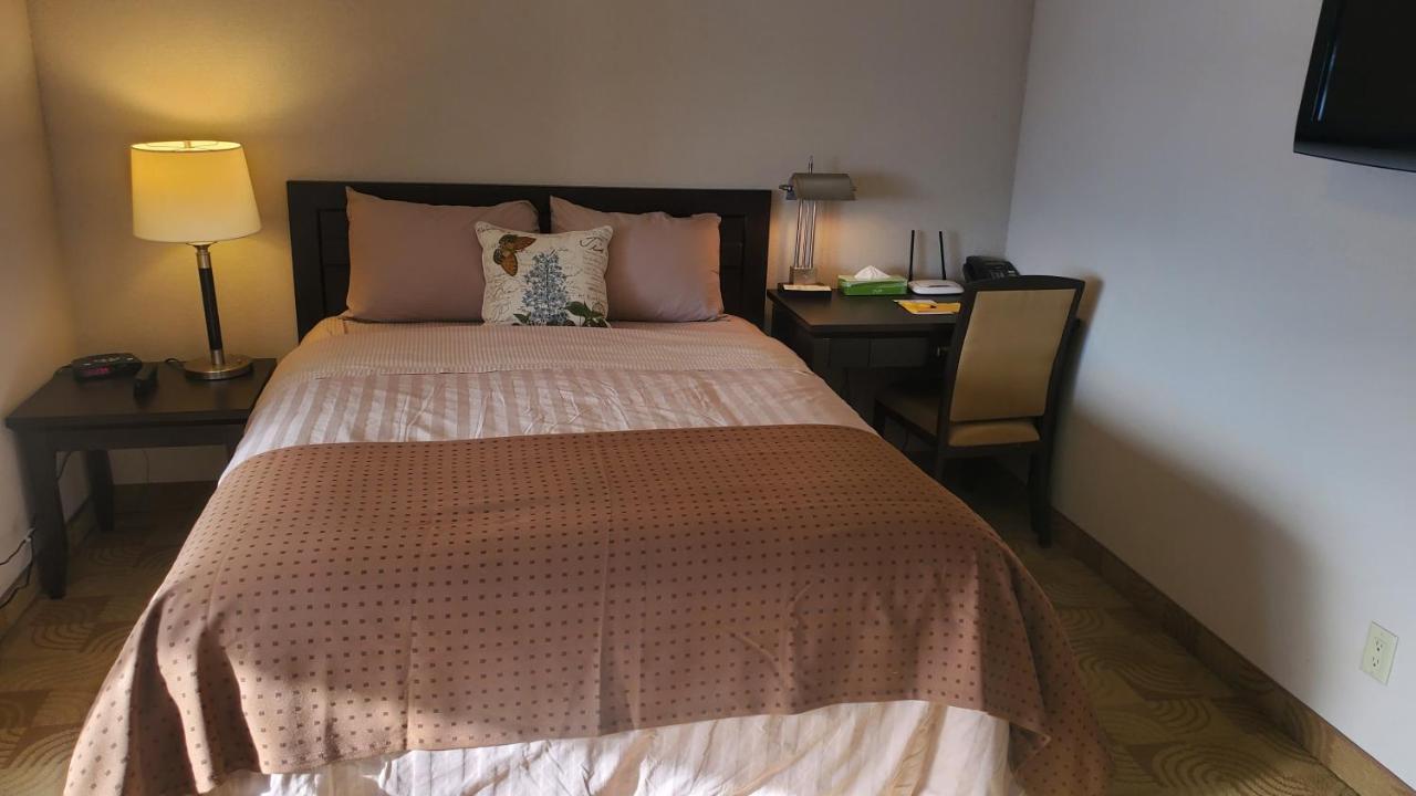 Shoreside Inn & Suites Wabamun ภายนอก รูปภาพ