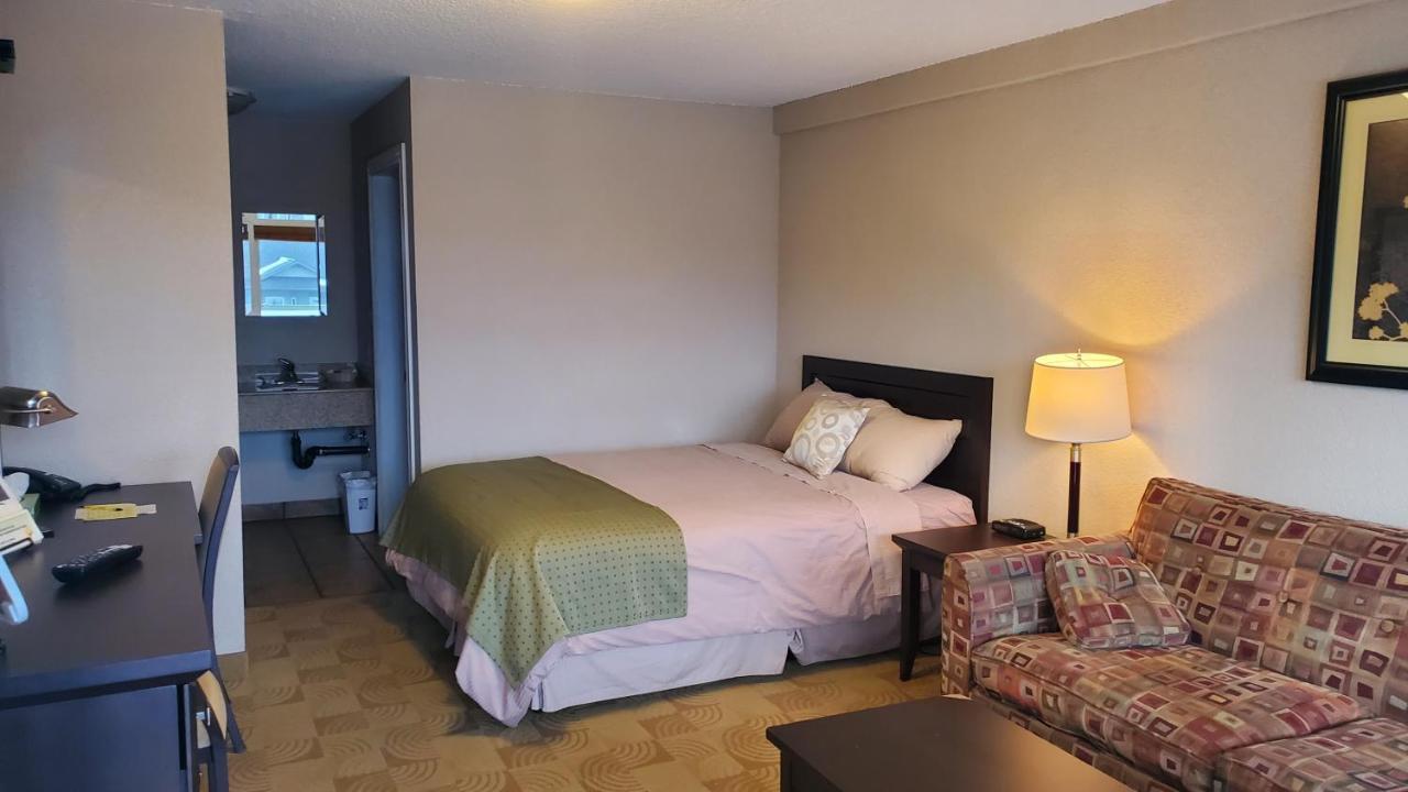 Shoreside Inn & Suites Wabamun ภายนอก รูปภาพ