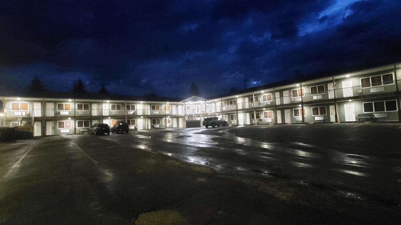 Shoreside Inn & Suites Wabamun ภายนอก รูปภาพ