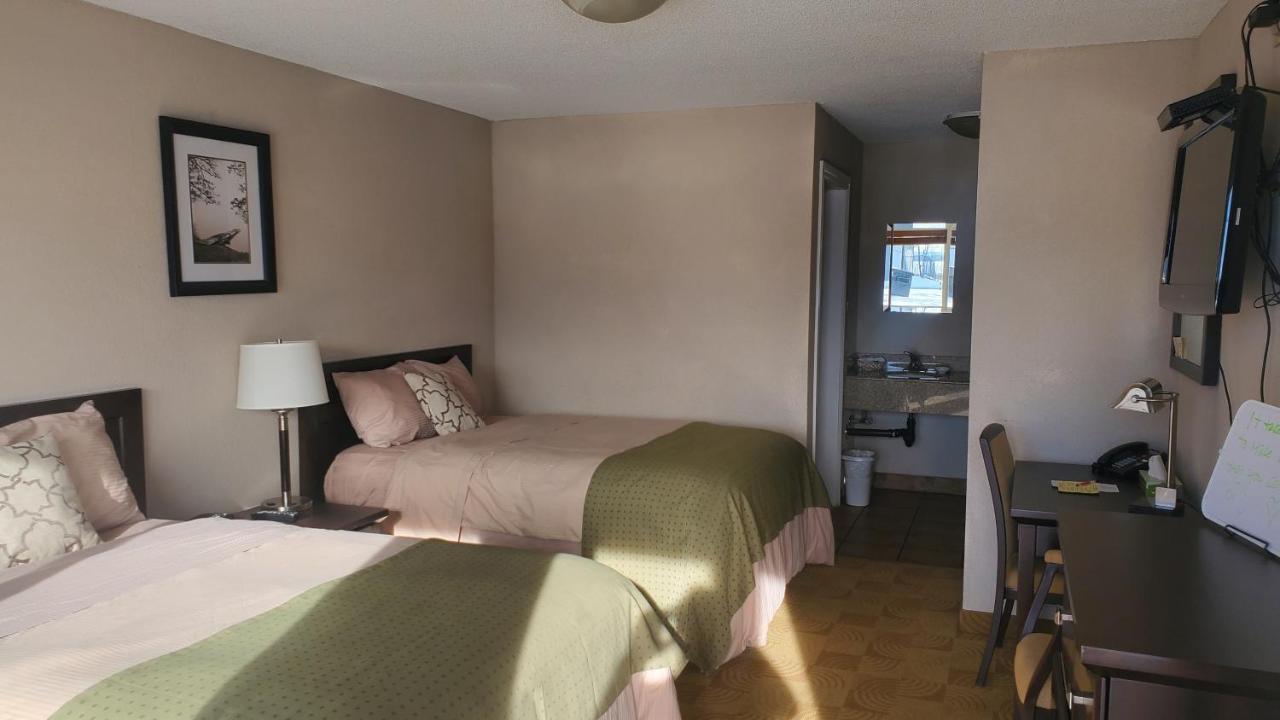 Shoreside Inn & Suites Wabamun ภายนอก รูปภาพ