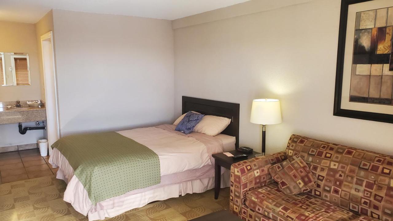 Shoreside Inn & Suites Wabamun ภายนอก รูปภาพ