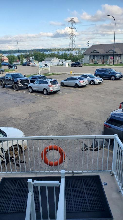 Shoreside Inn & Suites Wabamun ภายนอก รูปภาพ