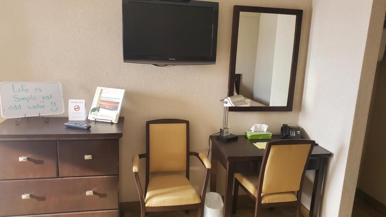 Shoreside Inn & Suites Wabamun ภายนอก รูปภาพ