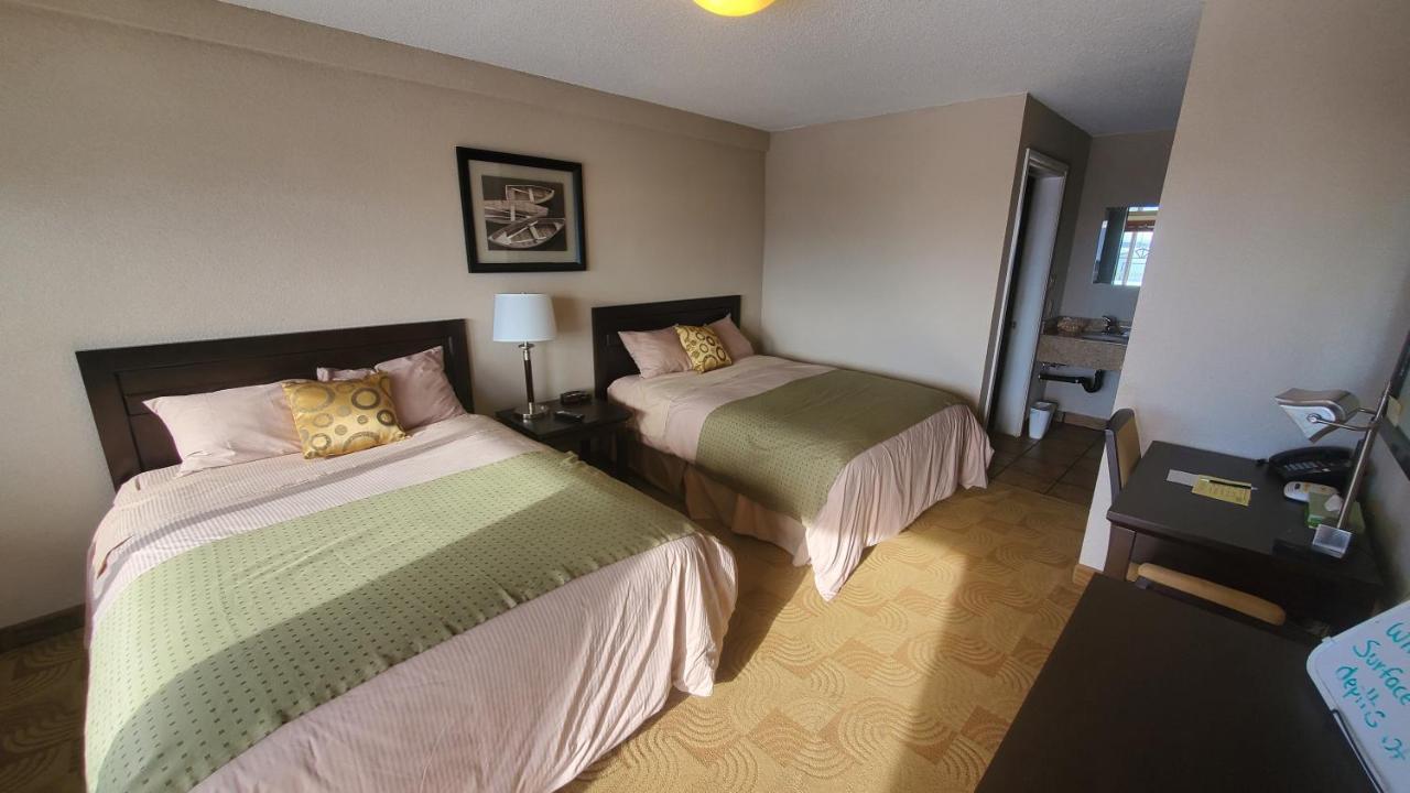 Shoreside Inn & Suites Wabamun ภายนอก รูปภาพ